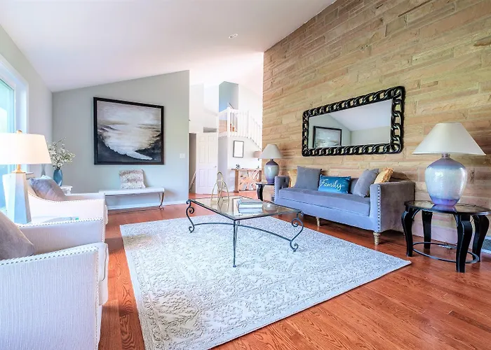 2-acre Retreat With Heated Pool ~ 5* *